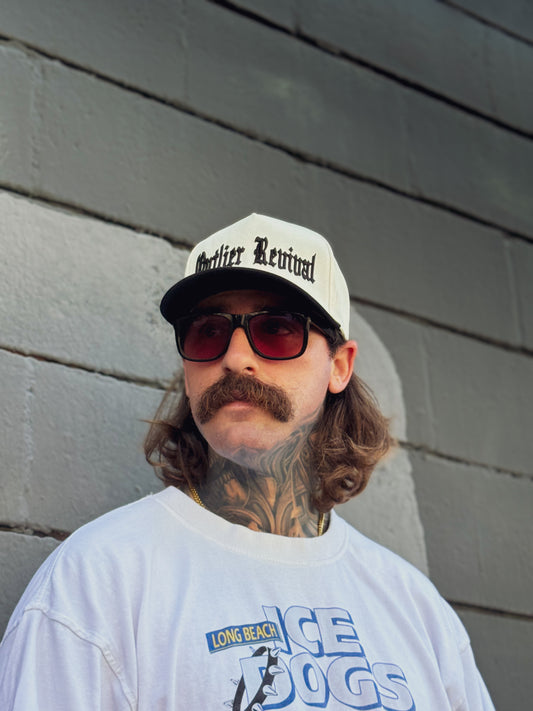 Old English Hat - White/Black