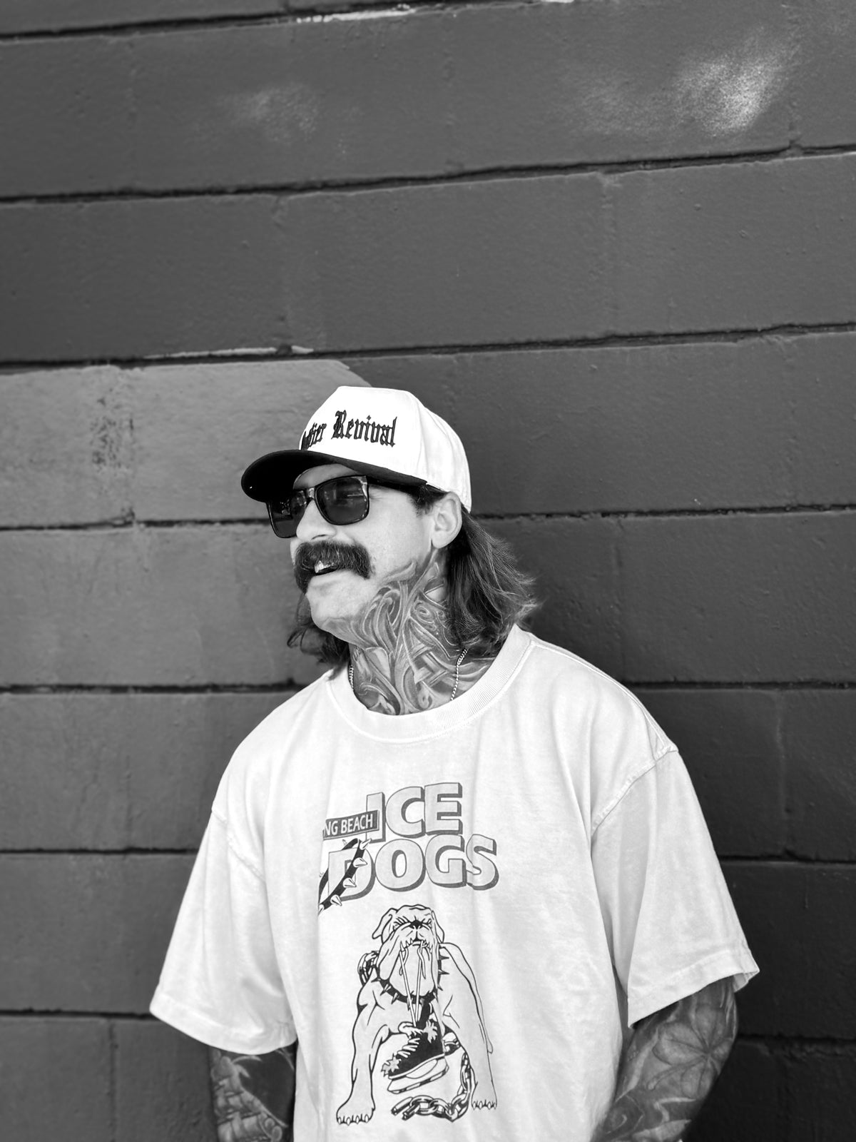 Old English Hat - White/Black